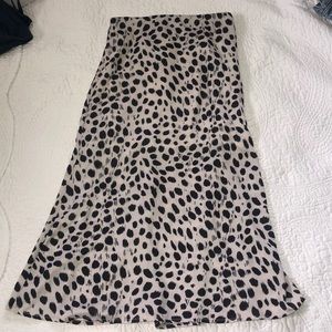 Mid length silk skirt